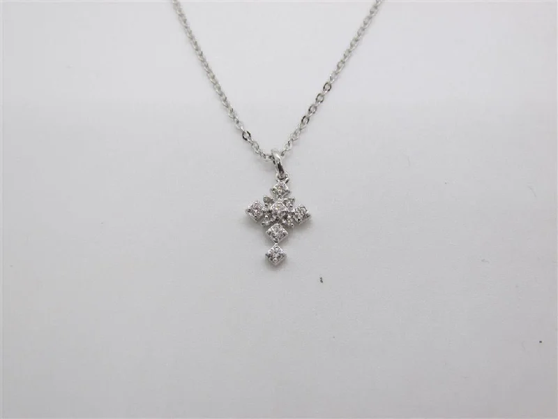 Ladies lightweight chain necklaces -Diamond Pendant