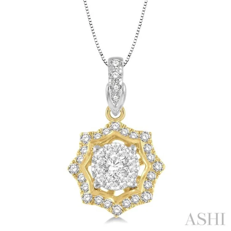 Vintage-inspired crystal necklaces for women -1/4 ctw Star Lattice Lovebright Round Cut Diamond Pendant With Chain in 14K White and Yellow Gold