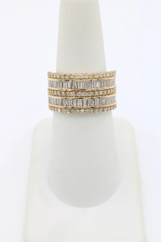 Delicate diamond accent ring for women -*NEW* 💎14K Baguette Diamond Ring 💎JTJ™