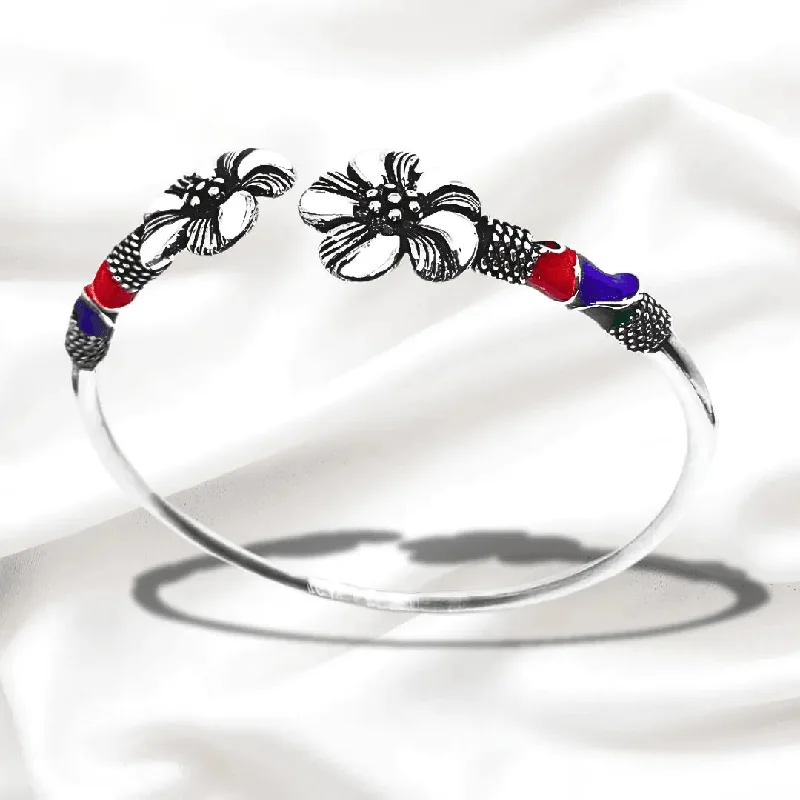 Classic silver spiral bracelets -Enamel White and Black Flowers Silver Bracelet