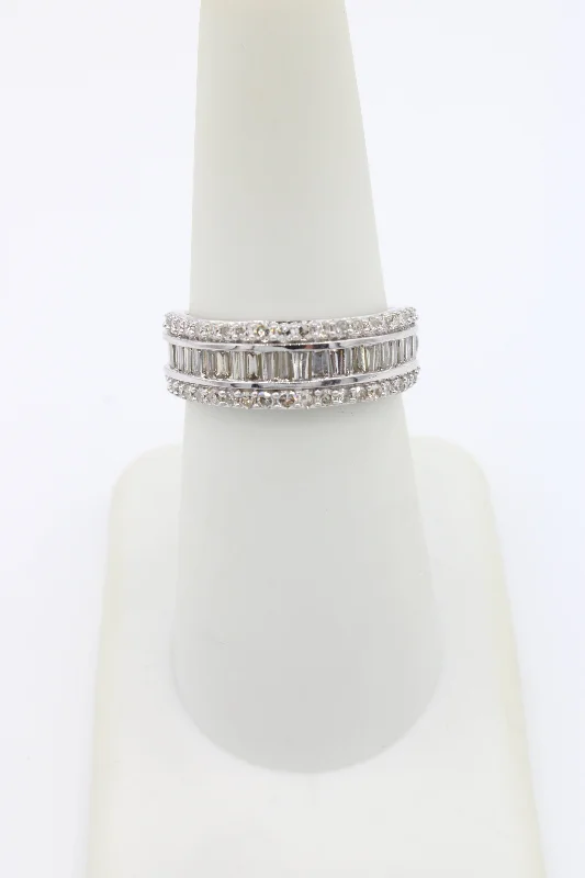 Ladies minimalist silver band ring -*NEW* 💎14K Baguette Diamond Ring 💎JTJ™